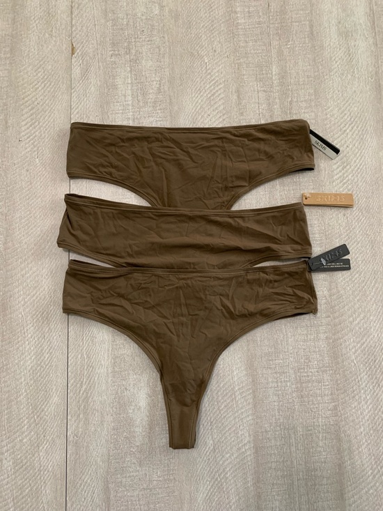 SKIMS Other - SKIMS Fits Everybody Thong Panty Size 4X Lot of 3